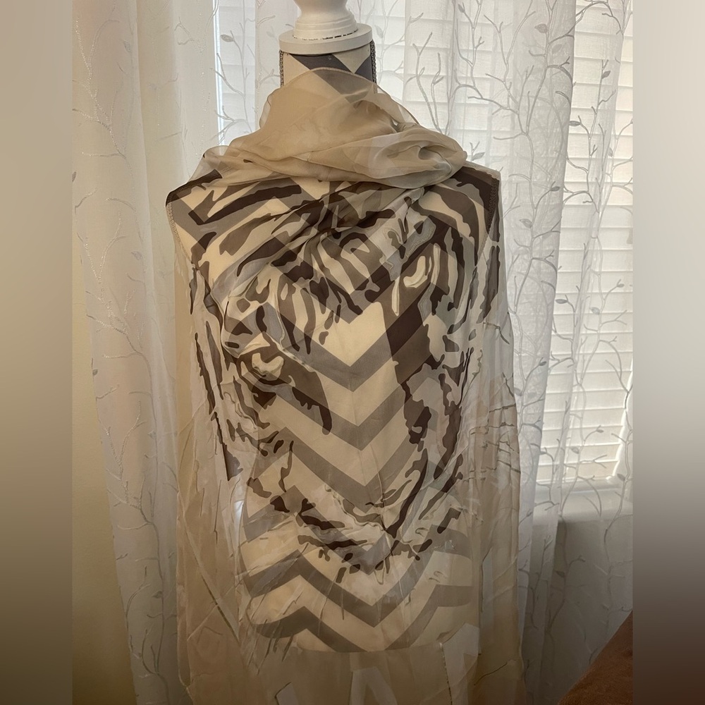 CHANEL❤️ Rare Lion Head Bombay Sheer Shawl W/Chanel Box 
Beautiful Condition ☆